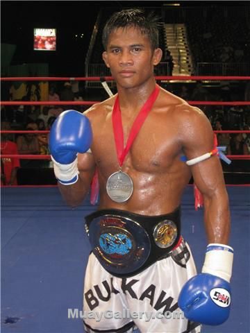 Buakaw gets ready for Beijing