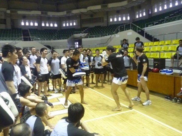 Fitness First Philippines gets a taste of MUAYTHAI!